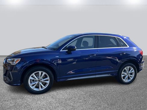 Certified 2025 Audi Q3 2.0T Premium w/ Convenience Package image 3