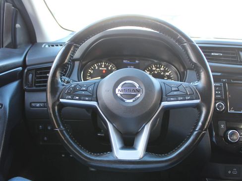 Used 2021 Nissan Rogue Sport SV FWD image 15