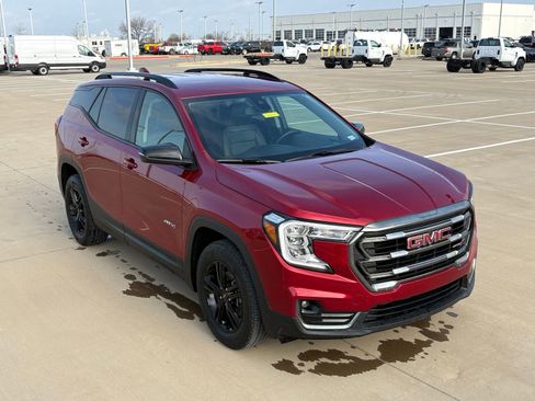 Used 2023 GMC Terrain AT4 image 12