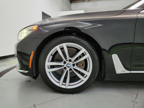 Used 2017 BMW 740i RWD image 33