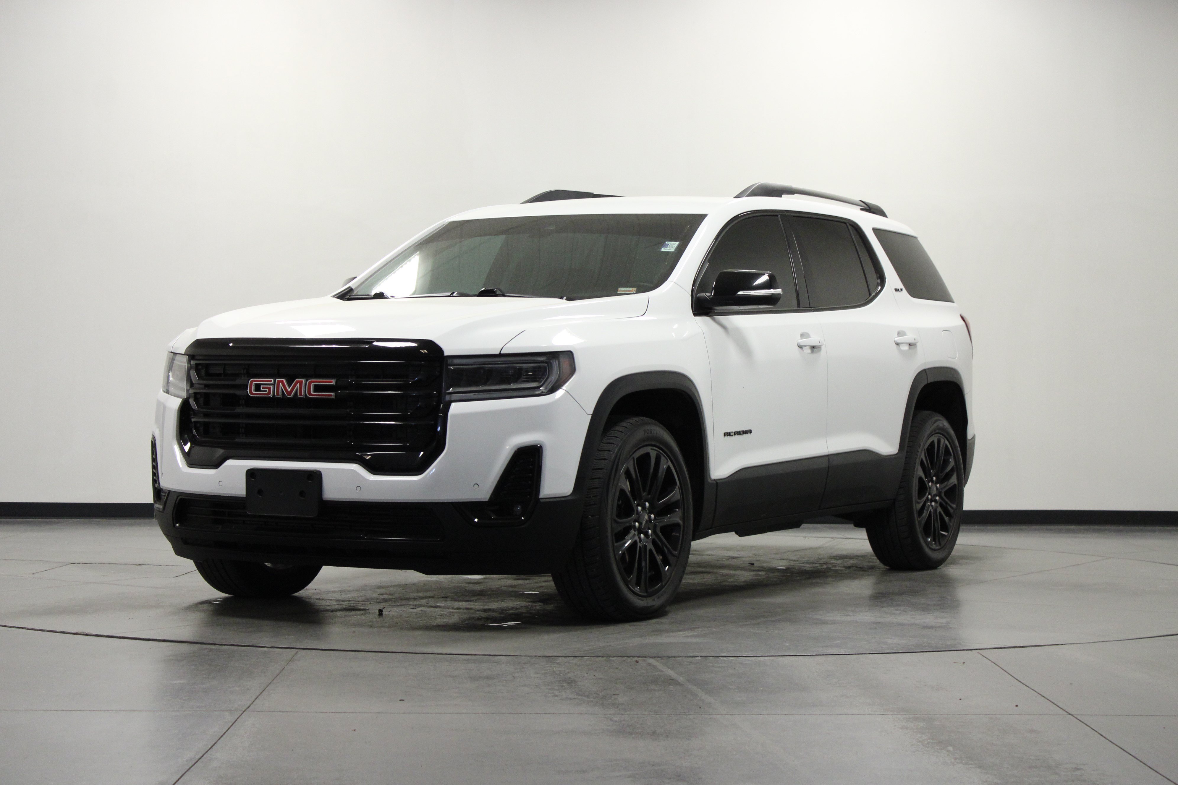 Used 2023 GMC Acadia SLT w/ Elevation Edition FWD image 8