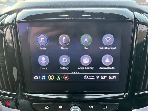 Used 2022 Chevrolet Traverse RS image 35