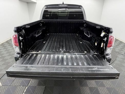 Used 2022 Toyota Tacoma TRD Off-Road w/ Technology Package RWD image 15