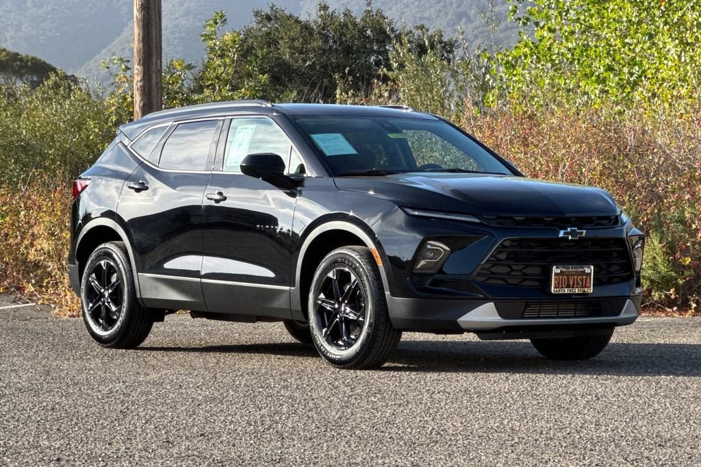 New 2026 Chevrolet Blazer LT w/ Midnight/Sport Edition FWD image 2