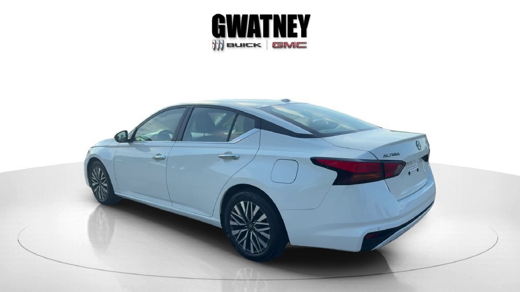 Used 2025 Nissan Altima 2.5 SV FWD image 5