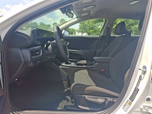 New 2026 Kia K4 FWD image 9