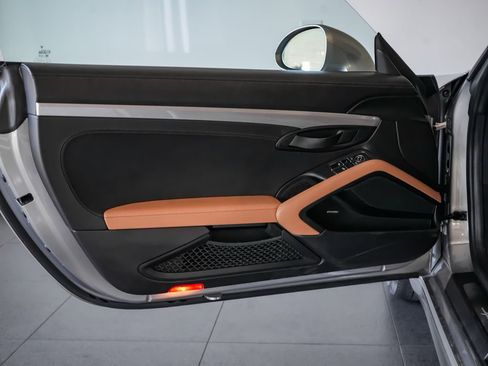 Certified 2019 Porsche 911 Speedster image 12