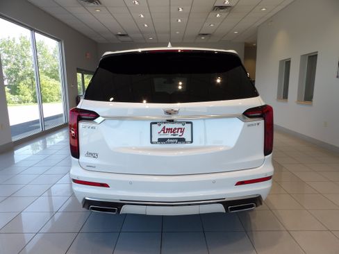 Used 2025 Cadillac XT6 Luxury AWD/4WD image 5