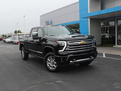 New 2026 Chevrolet Silverado 2500 High Country w/ Technology Package AWD/4WD image 2