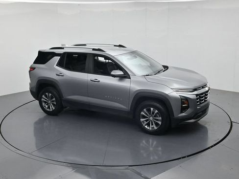 Used 2025 Chevrolet Equinox LT w/ Convenience Package II FWD image 45
