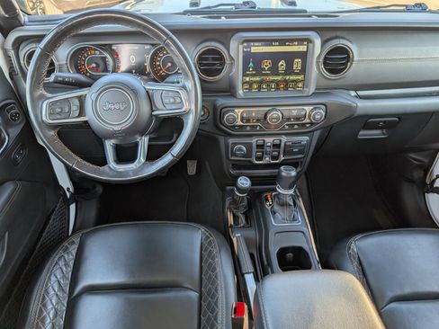 Used 2023 Jeep Gladiator Overland image 11