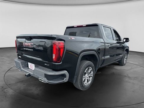 Used 2024 GMC Sierra 1500 SLT w/ X31 Off-Road Package AWD/4WD image 11