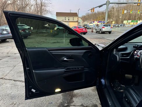 Used 2019 Lexus ES 300h w/ Premium Package image 19