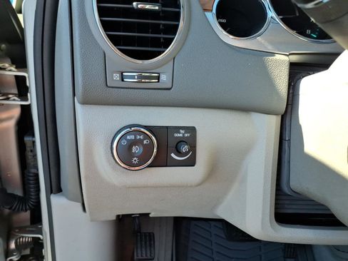 Used 2010 Buick Enclave CXL w/ Trailering Provision Package image 18