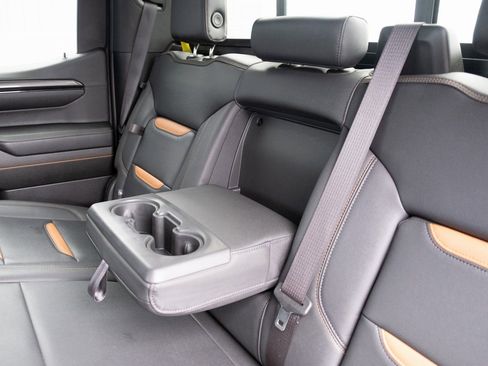 Used 2023 GMC Sierra 1500 AT4 w/ Technology Package image 21