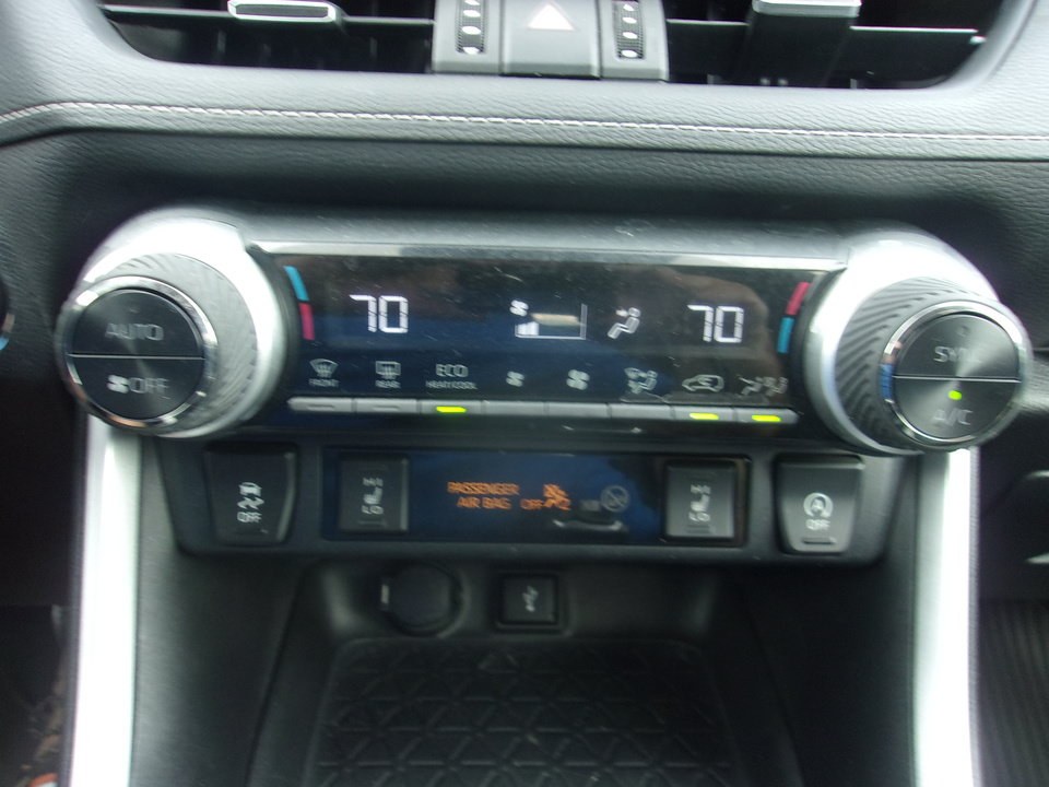 Used 2021 Toyota RAV4 XLE Premium AWD/4WD image 23