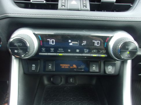 Used 2021 Toyota RAV4 XLE Premium AWD/4WD image 23