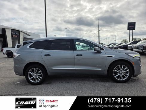 Used 2023 Buick Enclave Avenir w/ Avenir Technology Package AWD/4WD image 8