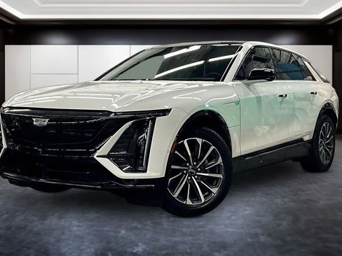 Certified 2025 Cadillac Lyriq Sport AWD/4WD image 3