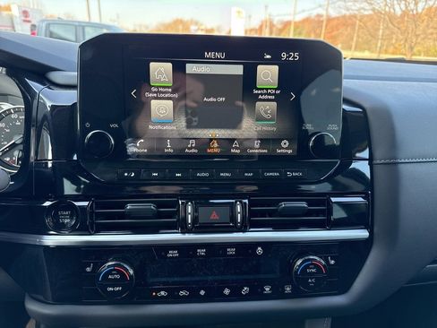 New 2025 Nissan Pathfinder SL image 14