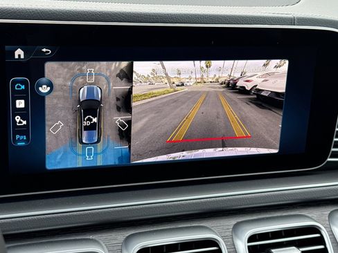 New 2026 Mercedes-Benz GLS 450 4MATIC image 17