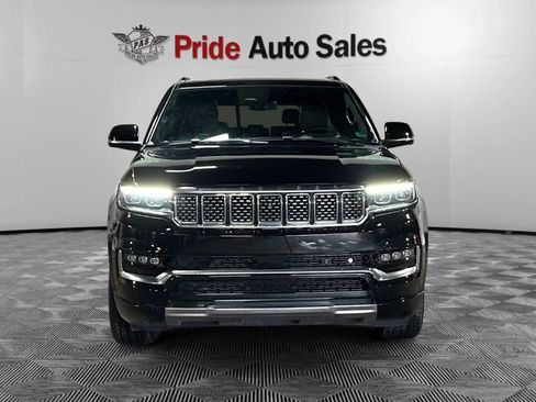 Used 2022 Jeep Grand Wagoneer Series III AWD/4WD image 3