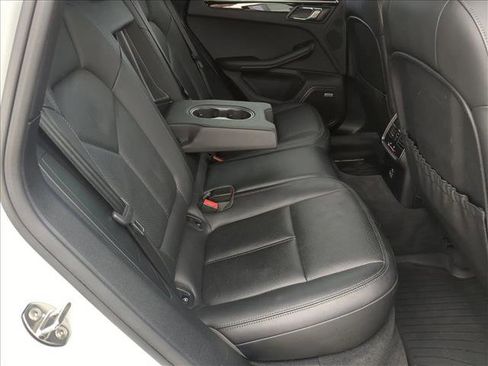 Used 2020 Porsche Macan S image 21