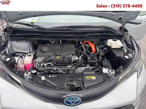 Certified 2022 Toyota Sienna XLE Woodland Edition AWD/4WD image 24