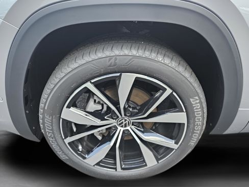 New 2025 Volkswagen Atlas Cross Sport SEL Premium R-Line AWD/4WD image 28