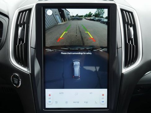 Used 2022 Ford Edge Titanium image 7