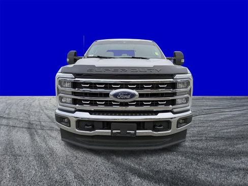 Certified 2025 Ford F350 Lariat w/ FX4 Off-Road Package image 9