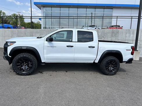 New 2026 Chevrolet Colorado Trail Boss AWD/4WD image 2