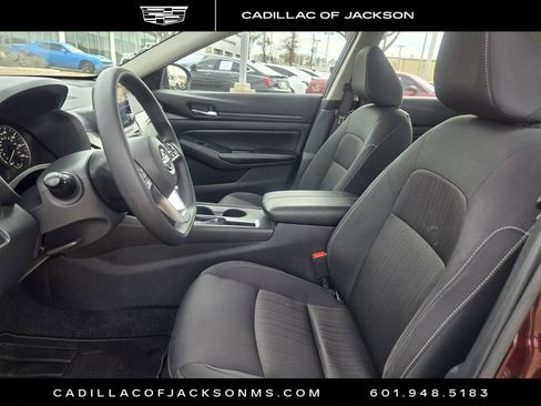 Used 2025 Nissan Altima 2.5 SV image 7