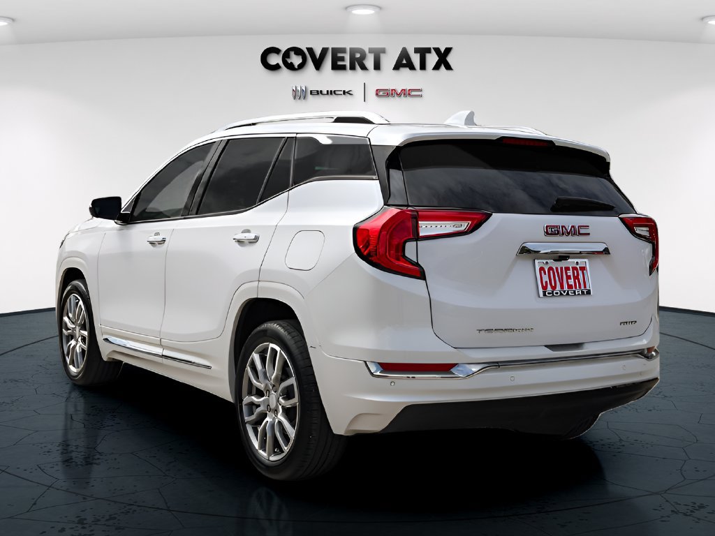 Used 2024 GMC Terrain Denali w/ Denali Premium Package AWD/4WD image 5