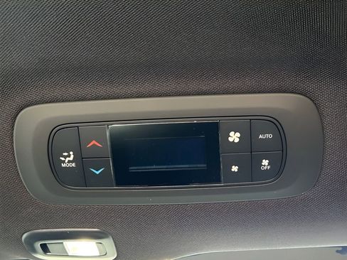 New 2026 Chrysler Pacifica Limited w/ Uconnect Theater Family Group image 33