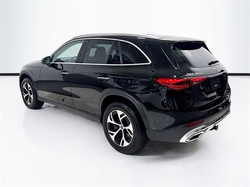 Used 2025 Mercedes-Benz GLC 350e 4MATIC w/ Advanced USB Package image 7