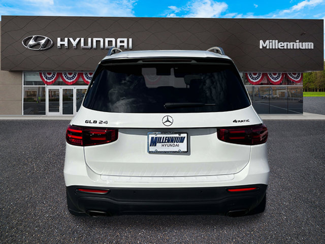 Used 2024 Mercedes-Benz GLB 250 4MATIC image 7