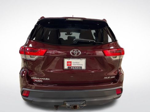 Certified 2019 Toyota Highlander XLE AWD/4WD image 4