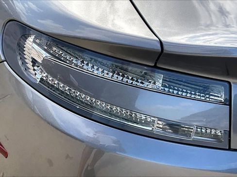 Used 2012 Aston Martin V8 Vantage Coupe image 27