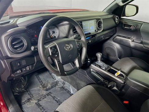 Certified 2023 Toyota Tacoma TRD Off-Road image 10