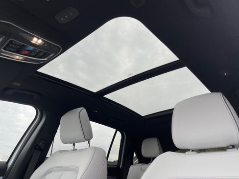 New 2025 Jeep Wagoneer S Limited image 17