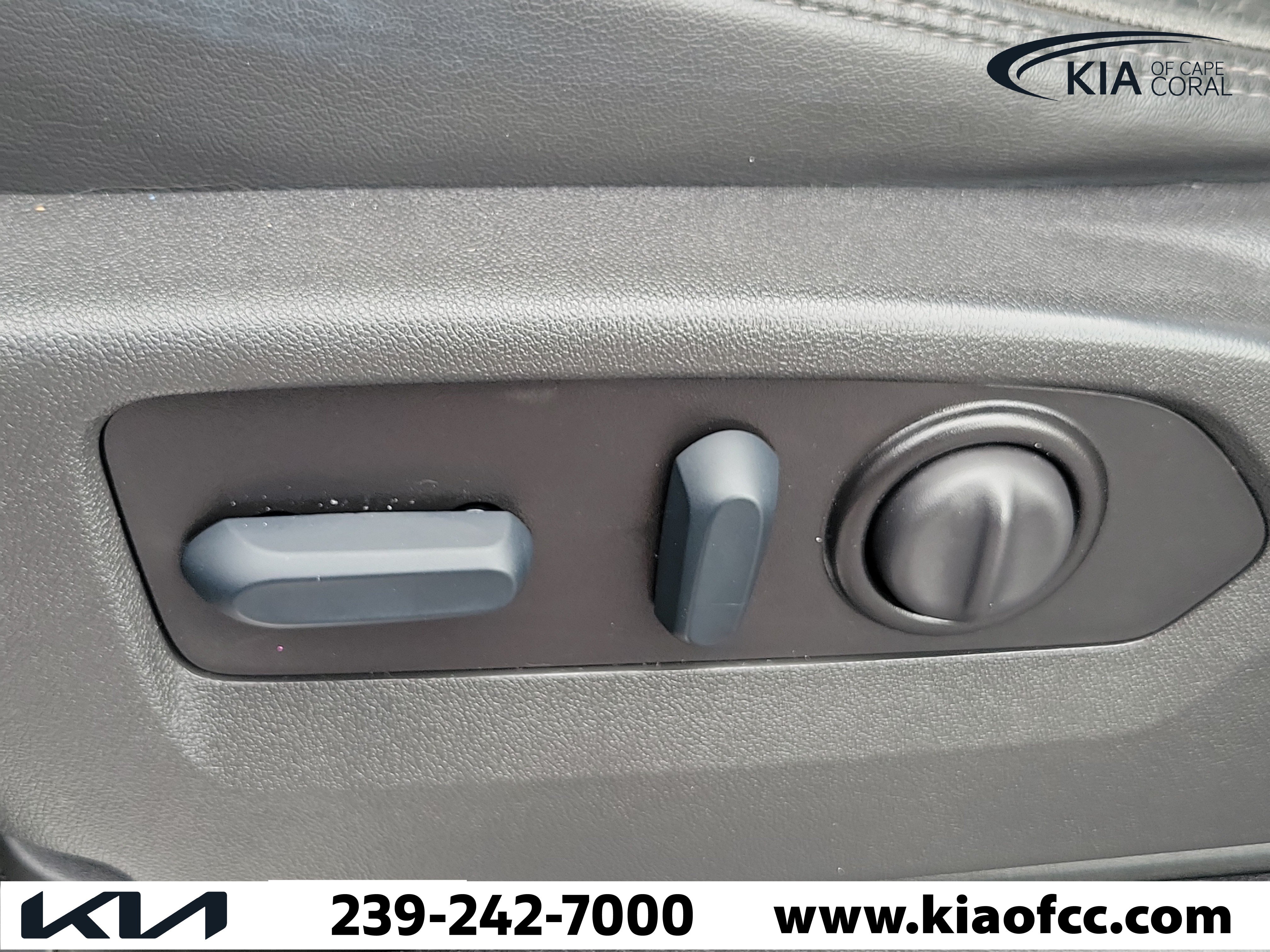 Used 2022 Chevrolet Silverado 1500 High Country w/ Z71 Off-Road Package AWD/4WD image 19