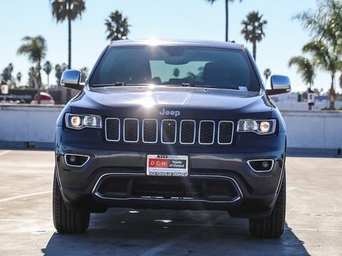Used 2017 Jeep Grand Cherokee Limited image 3
