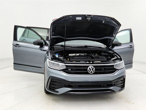 Used 2023 Volkswagen Tiguan SE R-Line image 12