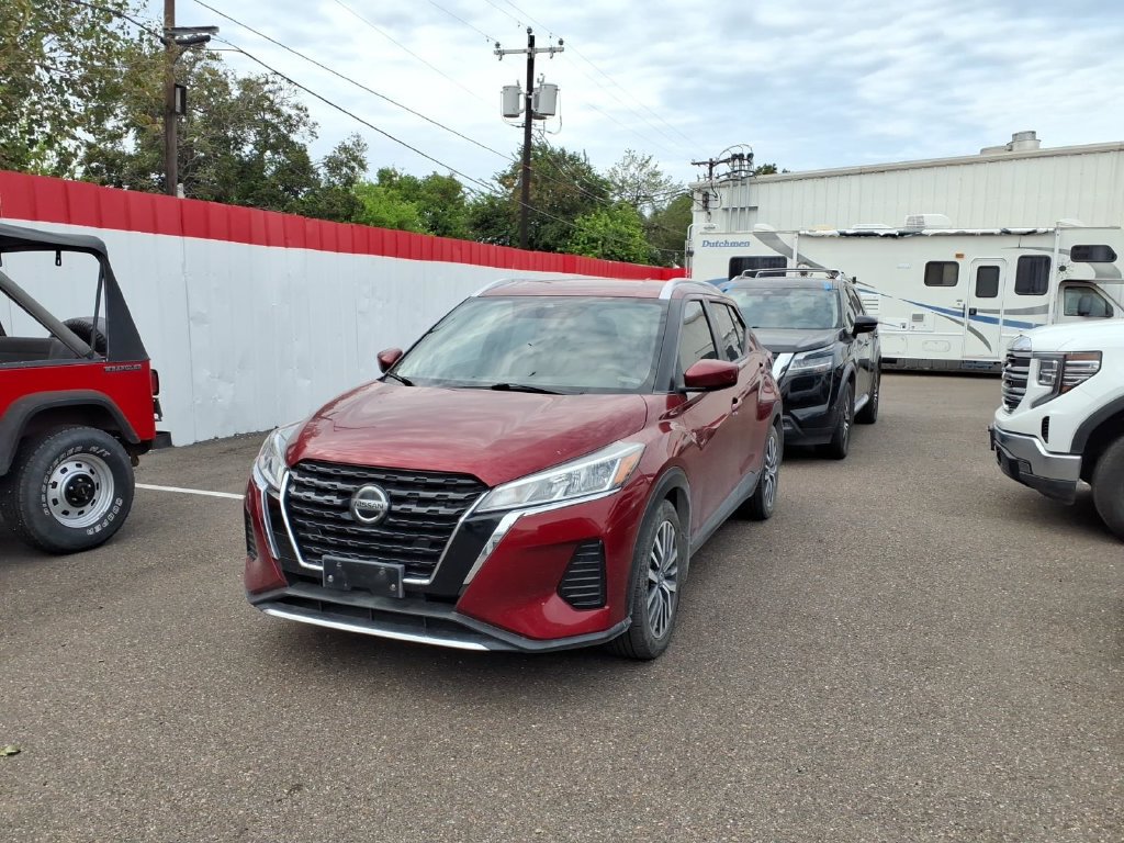 Used 2021 Nissan Kicks SV FWD image 1
