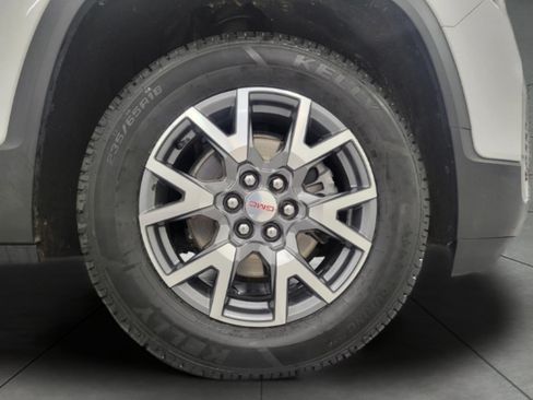 Used 2023 GMC Acadia SLT AWD/4WD image 4