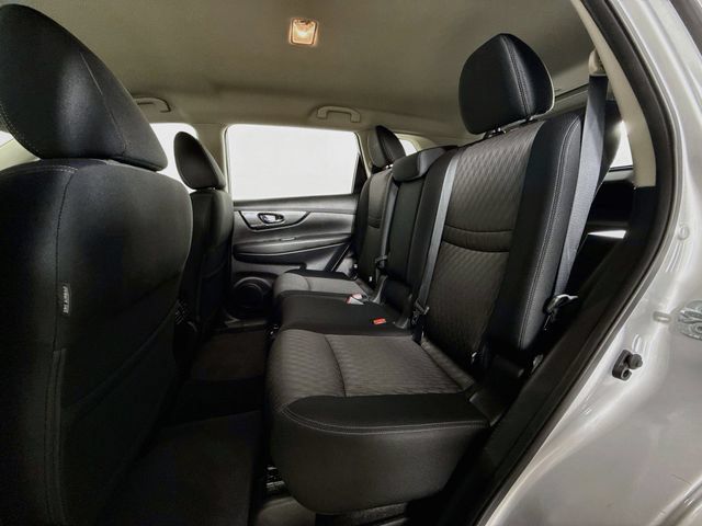 Used 2017 Nissan Rogue S AWD/4WD image 23
