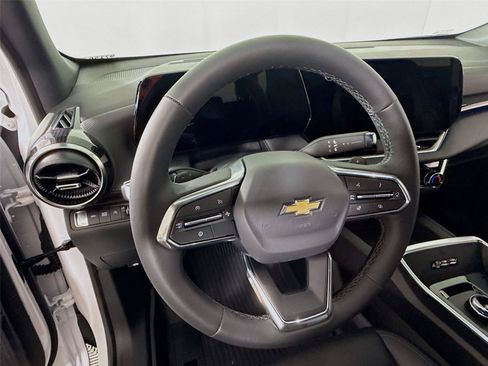 New 2026 Chevrolet Equinox LT w/ Convenience Package II AWD/4WD image 5
