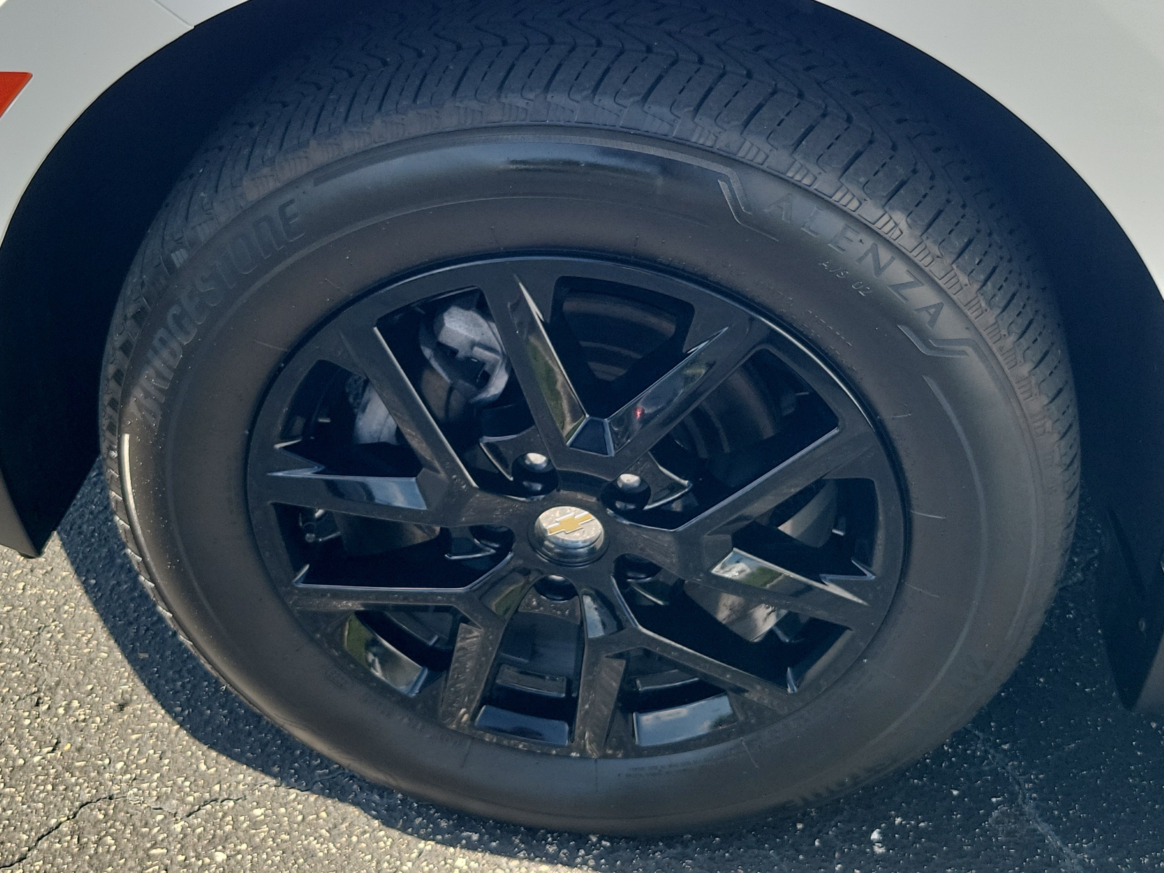Used 2024 Chevrolet Equinox LT AWD/4WD image 9