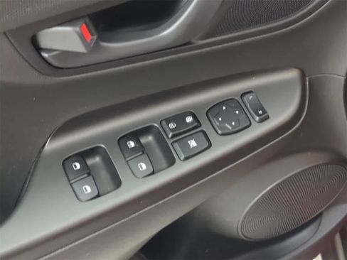 Used 2019 Hyundai Kona SE image 16